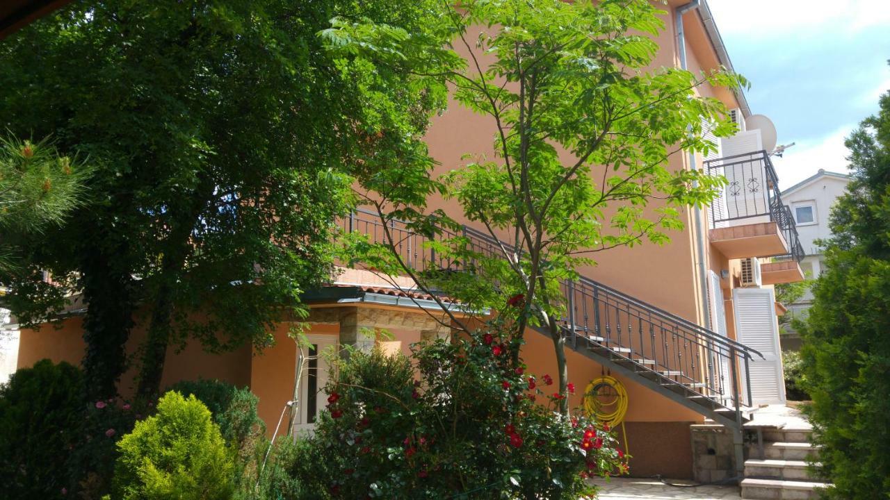 Apartments Eden Jadranovo Buitenkant foto